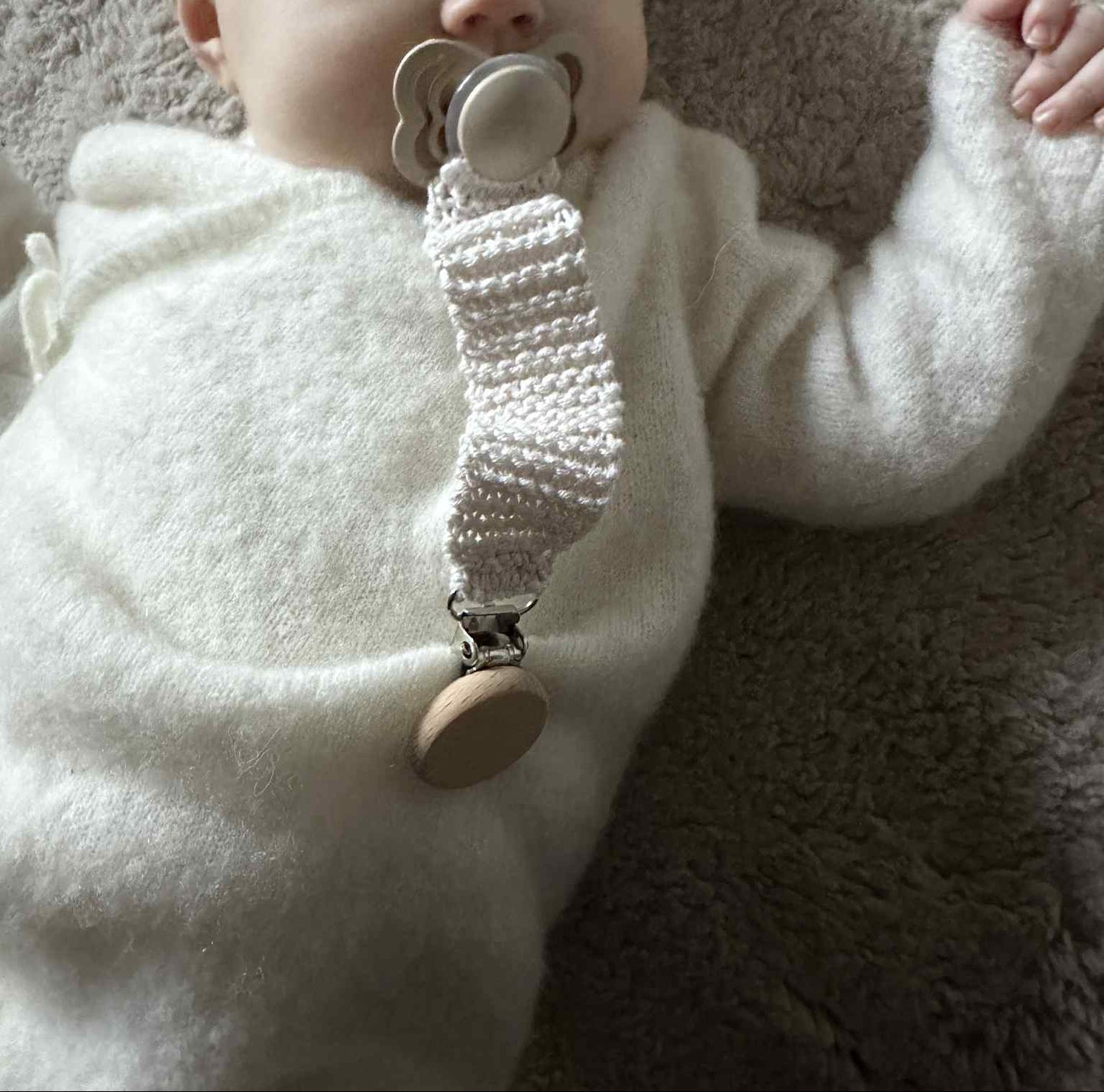 Stickad napphållare - Siri