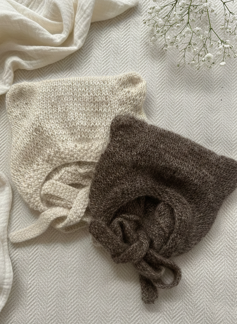 Handstickad - björnmössan